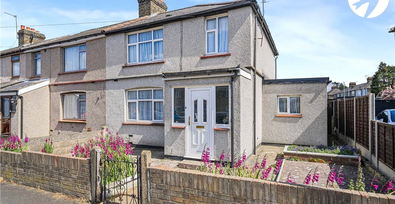 3 bedroom house for sale in Swanscombe | Robinson Jackson