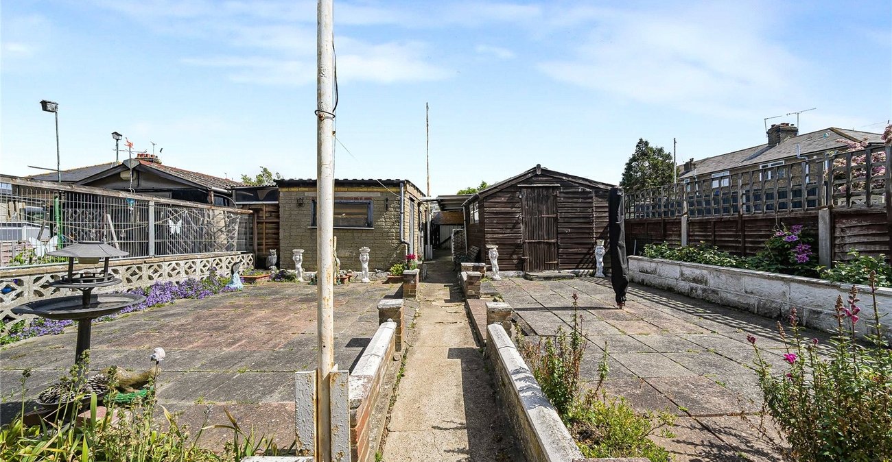 3 bedroom house for sale in Swanscombe | Robinson Jackson