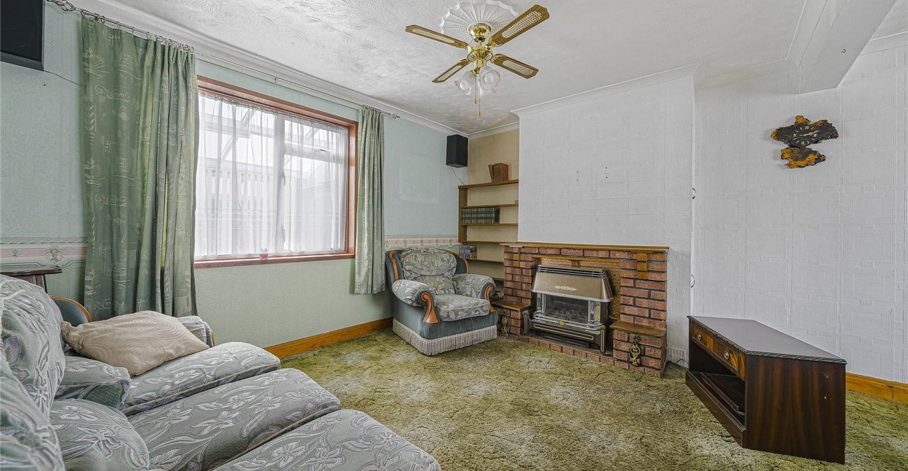 3 bedroom house for sale in Swanscombe | Robinson Jackson
