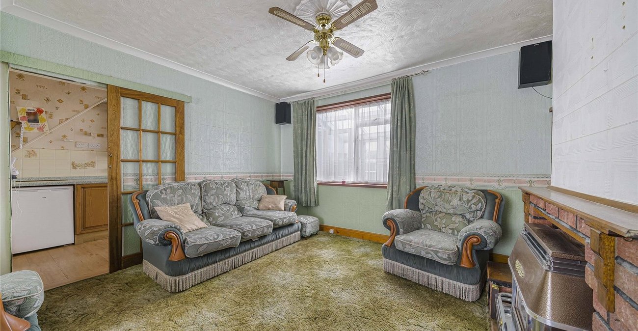 3 bedroom house for sale in Swanscombe | Robinson Jackson