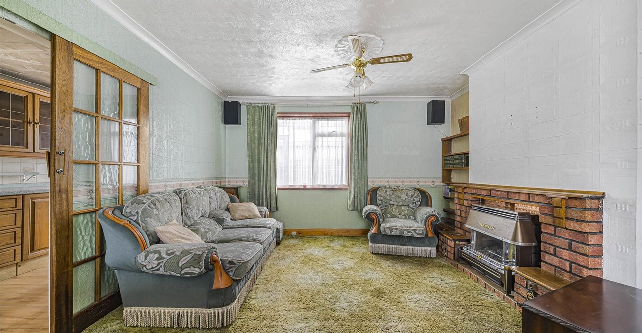 3 bedroom house for sale in Swanscombe | Robinson Jackson