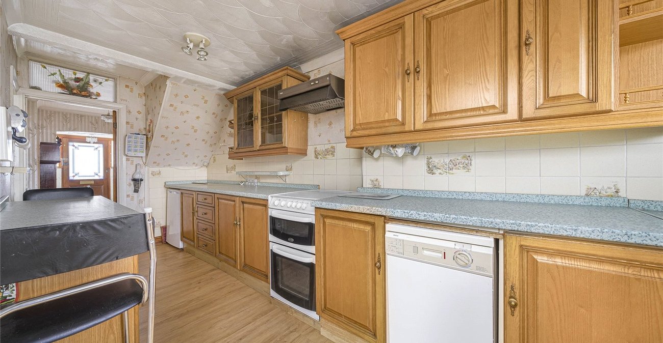 3 bedroom house for sale in Swanscombe | Robinson Jackson