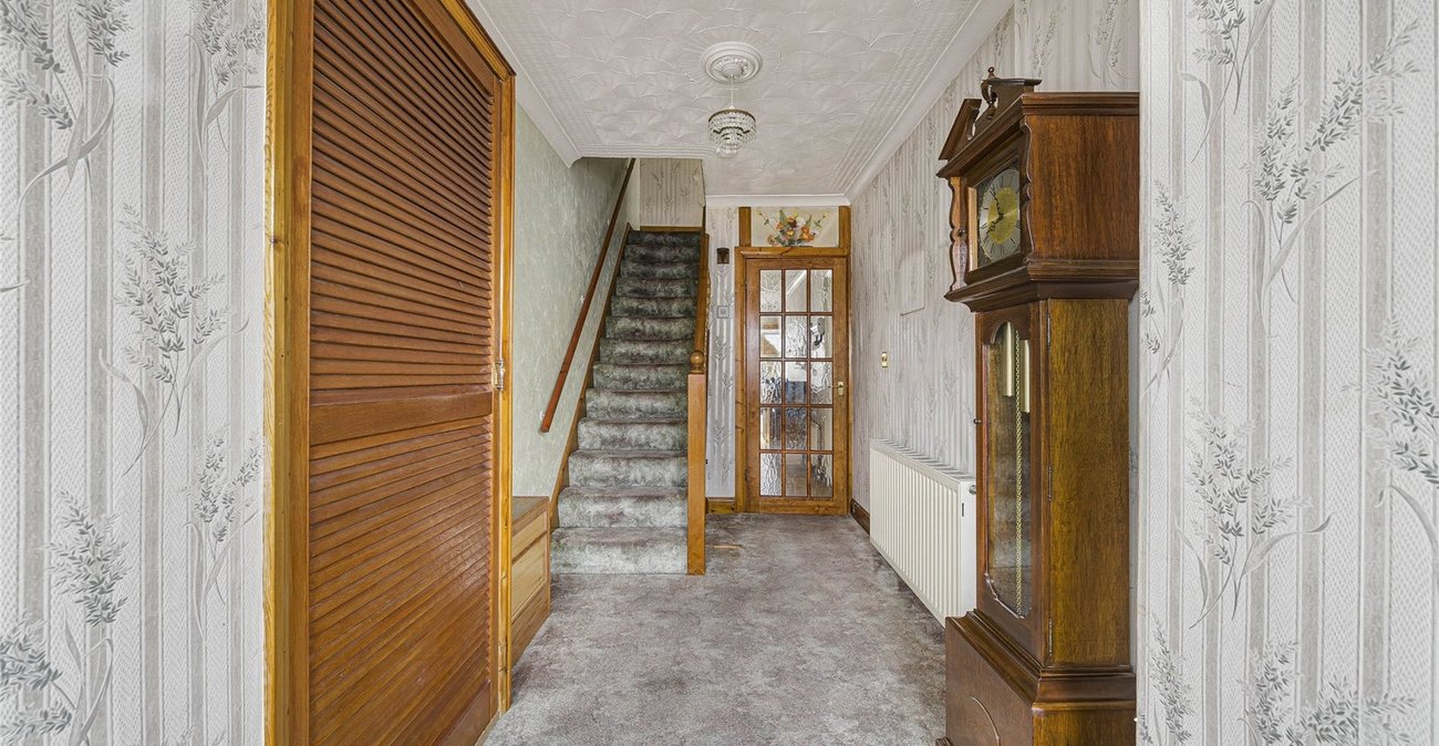 3 bedroom house for sale in Swanscombe | Robinson Jackson