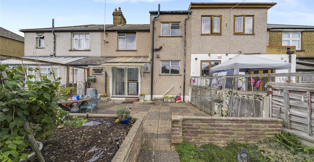 3 bedroom house for sale in Swanscombe | Robinson Jackson