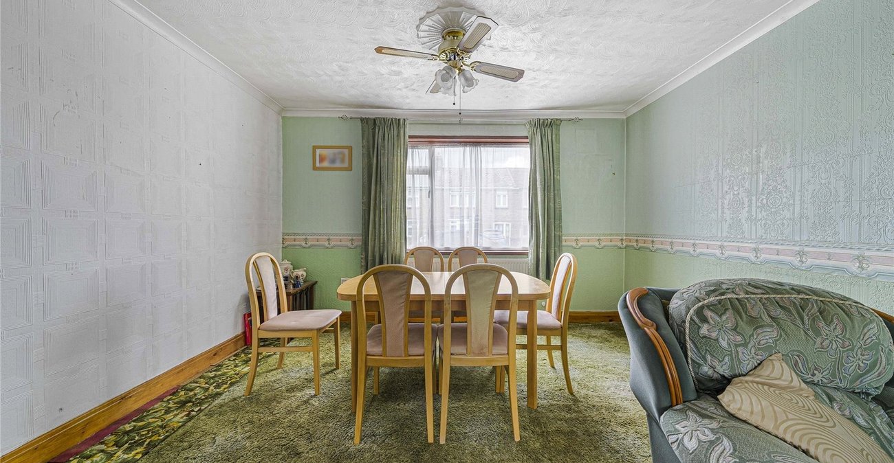 3 bedroom house for sale in Swanscombe | Robinson Jackson