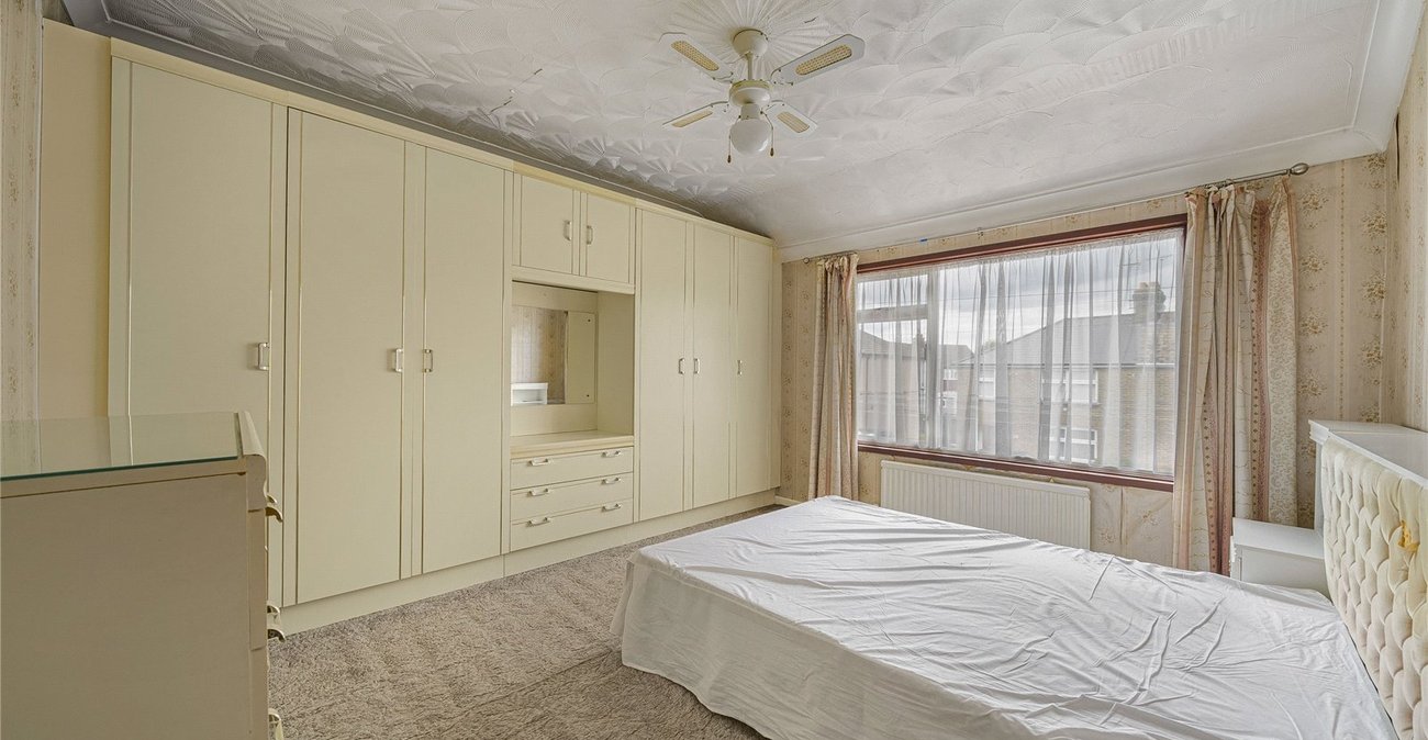3 bedroom house for sale in Swanscombe | Robinson Jackson
