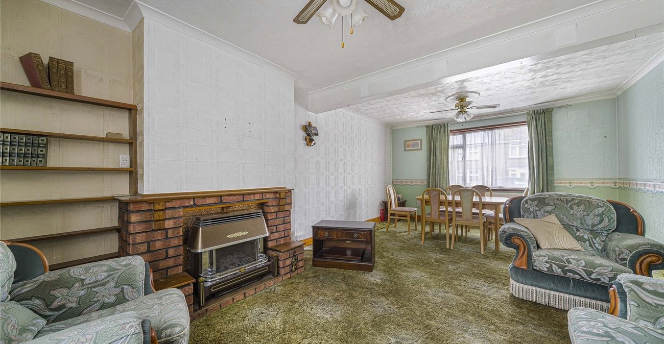 3 bedroom house for sale in Swanscombe | Robinson Jackson