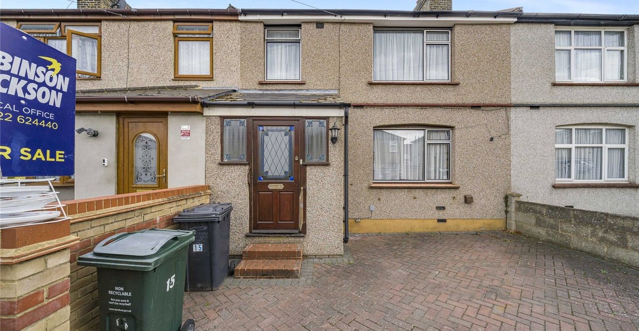 3 bedroom house for sale in Swanscombe | Robinson Jackson