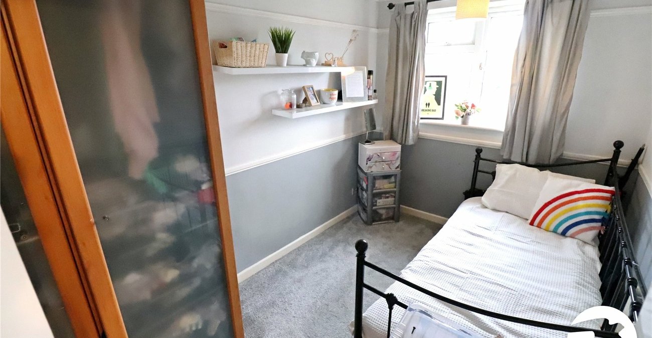 2 bedroom house for sale in London | Robinson Jackson