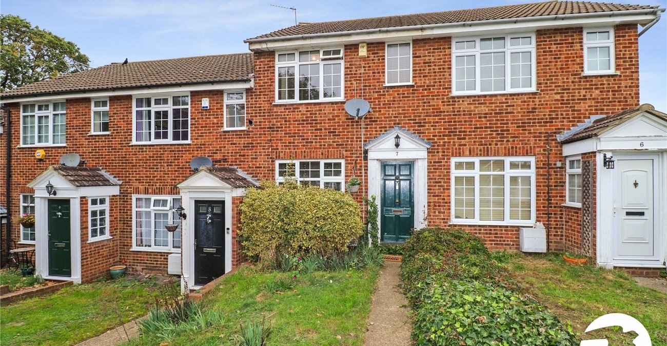 2 bedroom house for sale in London | Robinson Jackson