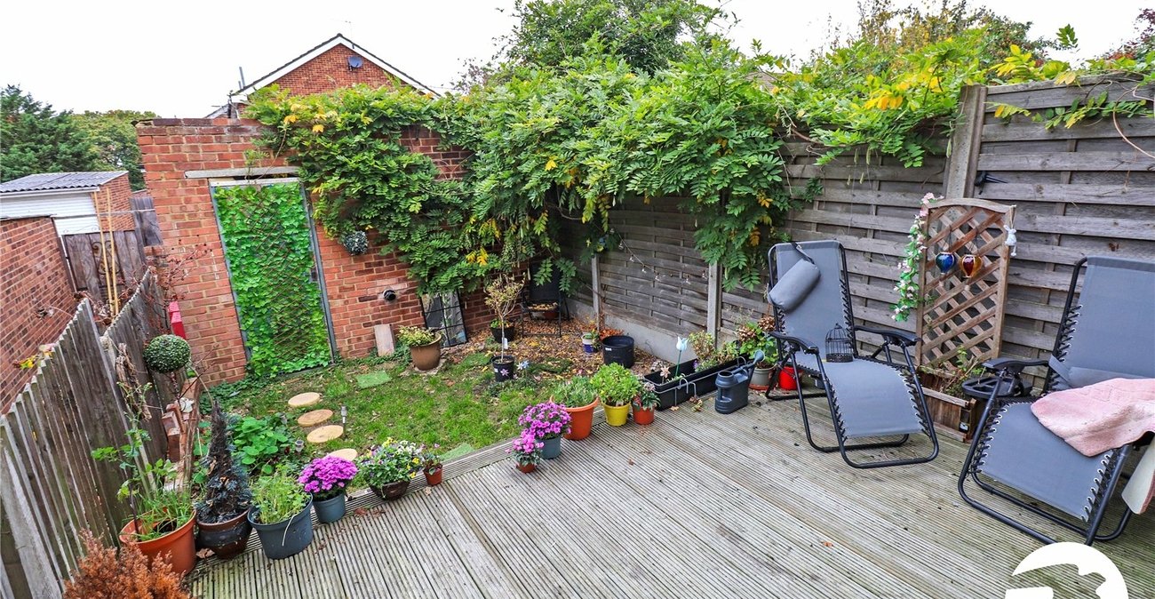 2 bedroom house for sale in London | Robinson Jackson