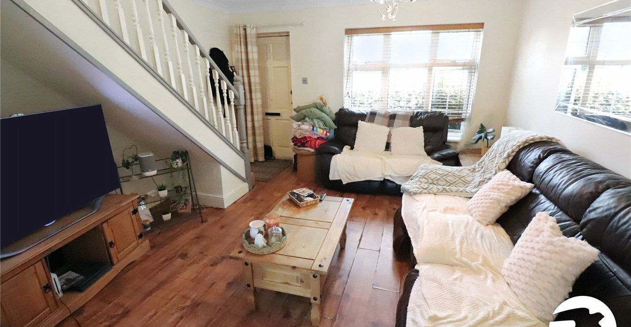 2 bedroom house for sale in London | Robinson Jackson