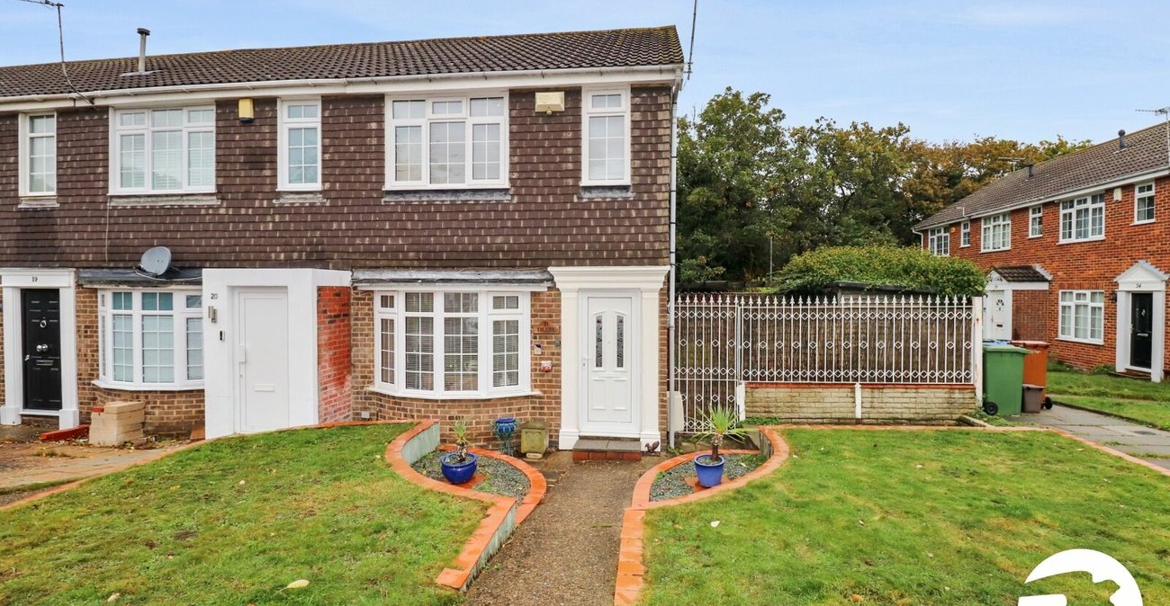 2 bedroom house for sale in London | Robinson Jackson