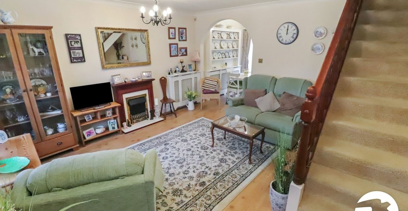 2 bedroom house for sale in London | Robinson Jackson