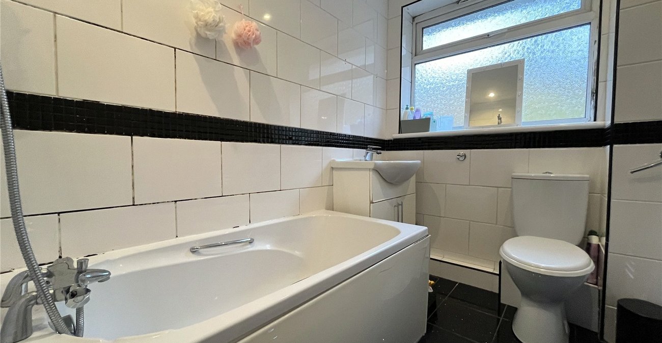 2 bedroom house to rent in Chatham | Robinson Michael & Jackson