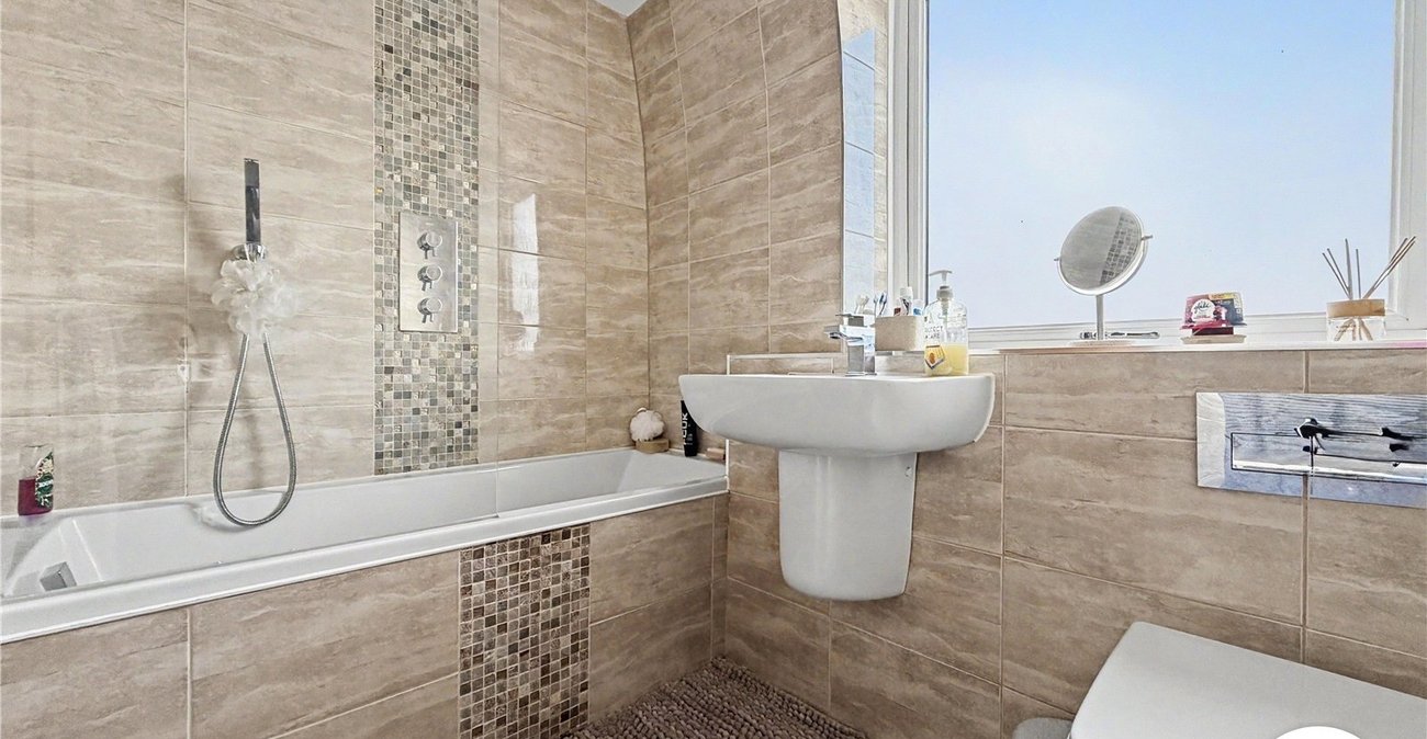 3 bedroom house for sale in Rochester | Robinson Michael & Jackson