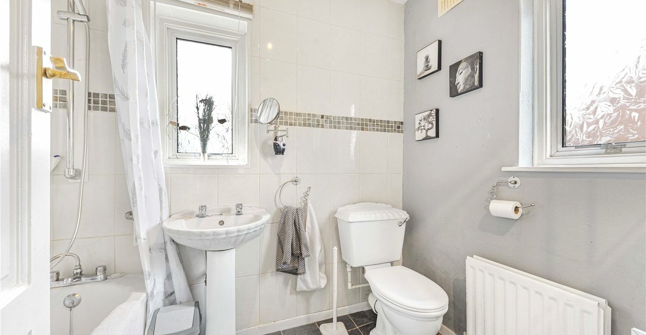 3 bedroom house for sale in Dartford | Robinson Jackson