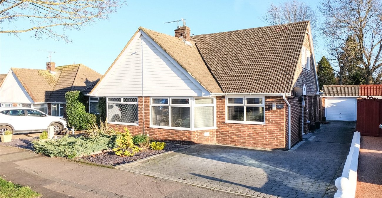 2 bedroom bungalow for sale in Maidstone | Robinson Michael & Jackson