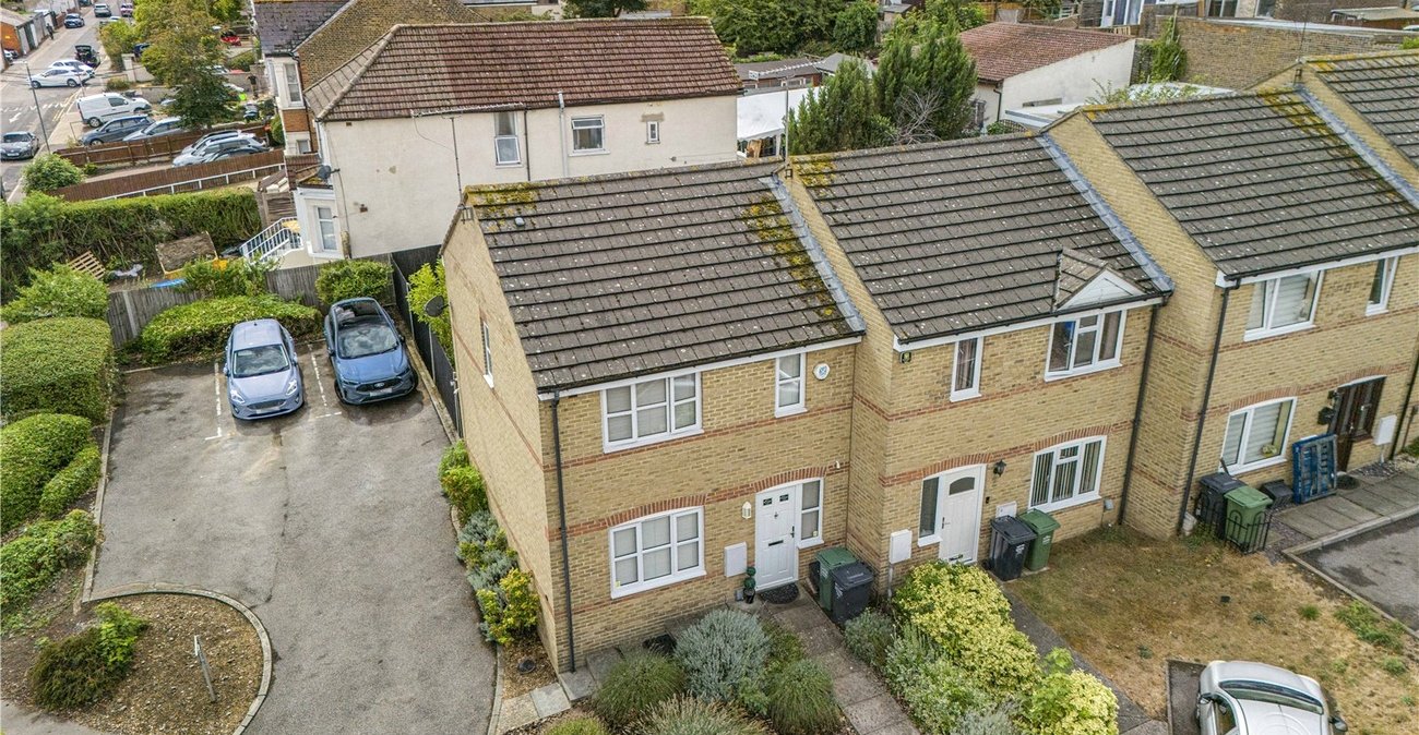 3 bedroom house for sale in West Dartford | Robinson Jackson