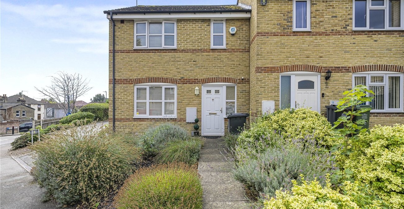 3 bedroom house for sale in West Dartford | Robinson Jackson