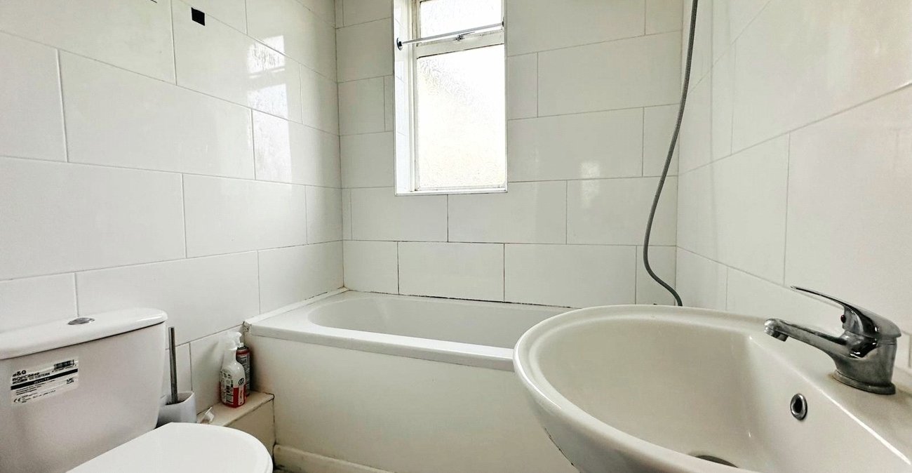 3 bedroom house for sale in Bromley | Robinson Jackson