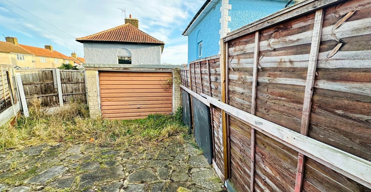 3 bedroom house for sale in Bromley | Robinson Jackson