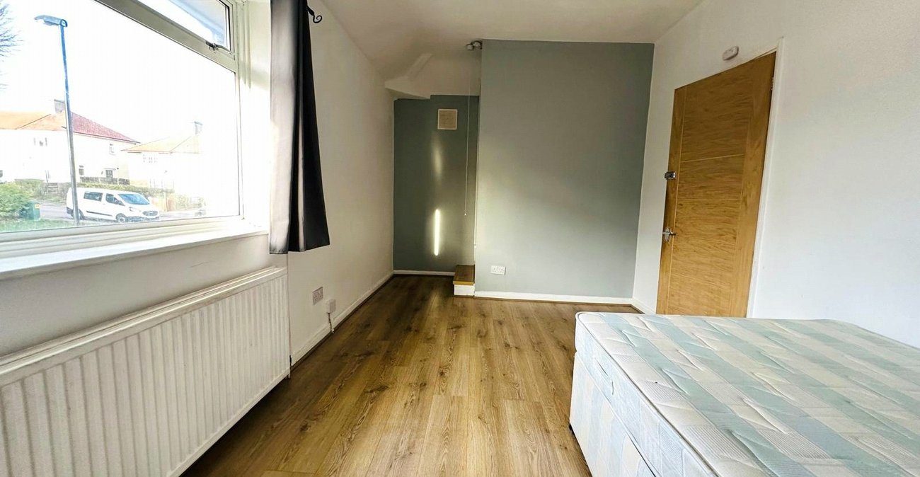 3 bedroom house for sale in Bromley | Robinson Jackson