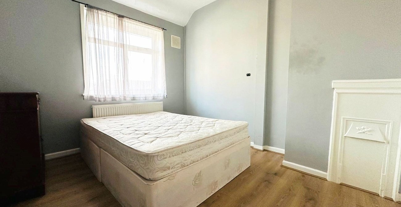 3 bedroom house for sale in Bromley | Robinson Jackson