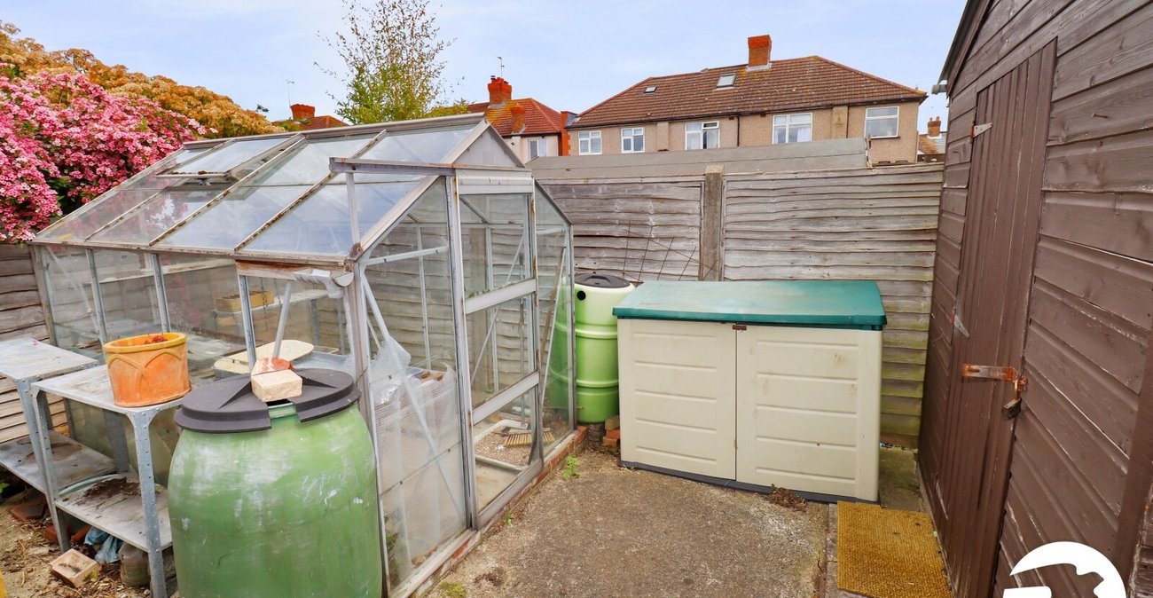 2 bedroom bungalow for sale in Belvedere | Robinson Jackson