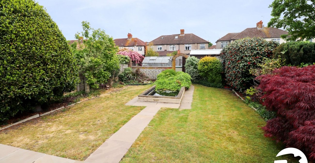 2 bedroom bungalow for sale in Belvedere | Robinson Jackson