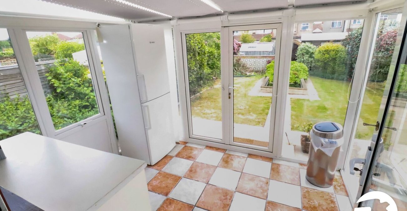2 bedroom bungalow for sale in Belvedere | Robinson Jackson