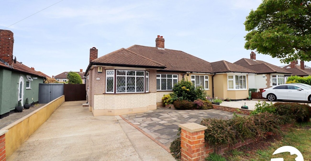 2 bedroom bungalow for sale in Belvedere | Robinson Jackson