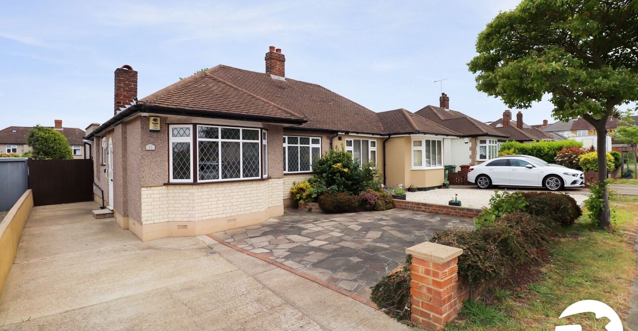 2 bedroom bungalow for sale in Belvedere | Robinson Jackson
