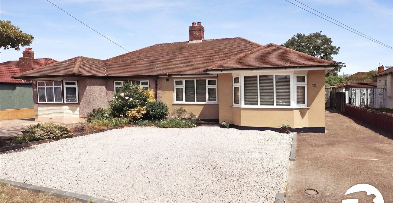 2 bedroom bungalow for sale in Belvedere | Robinson Jackson