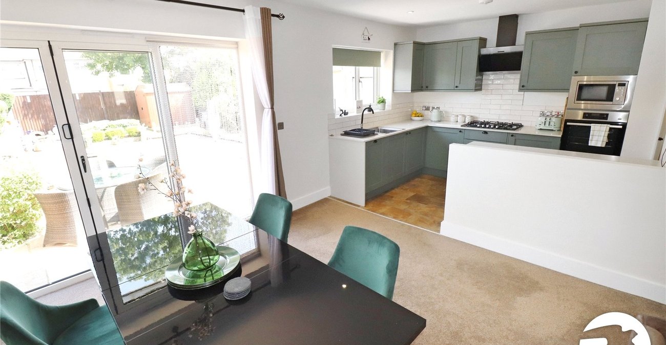 2 bedroom bungalow for sale in Belvedere | Robinson Jackson