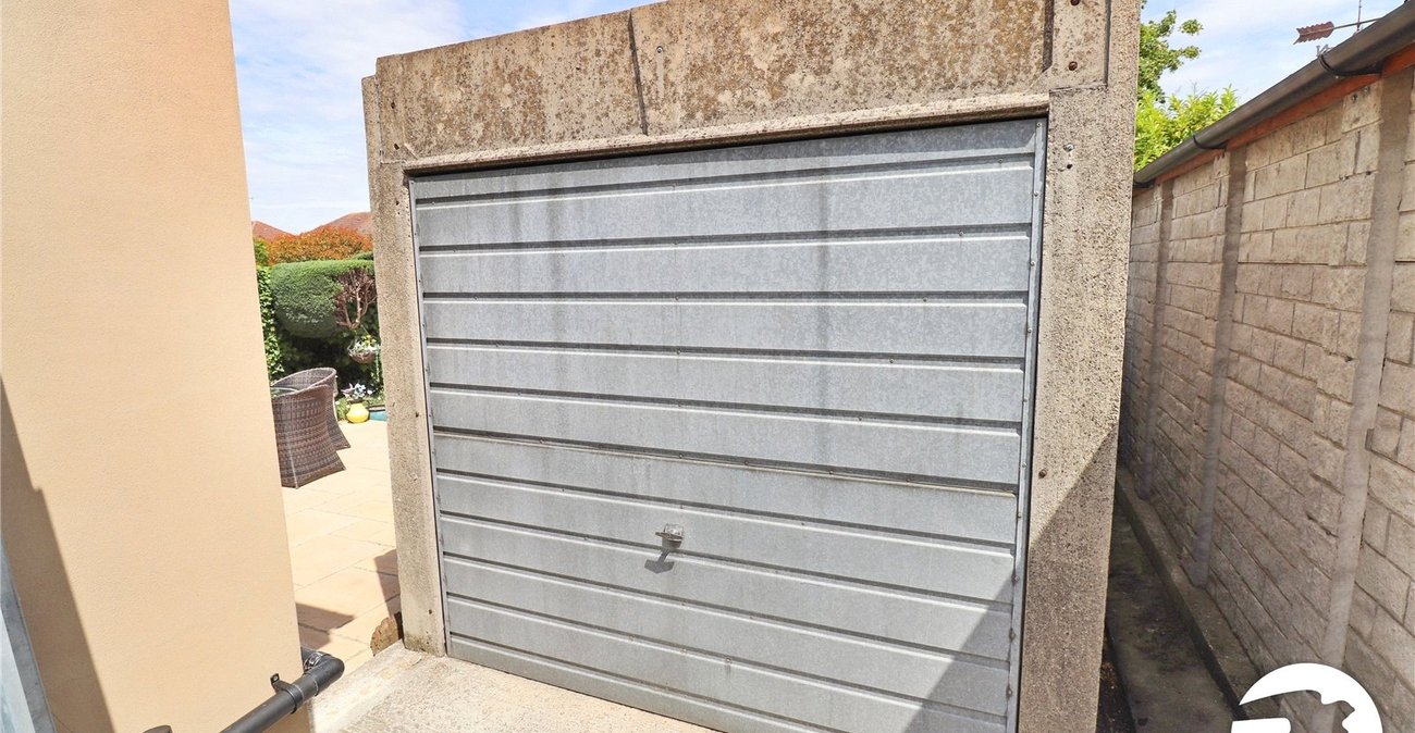 2 bedroom bungalow for sale in Belvedere | Robinson Jackson