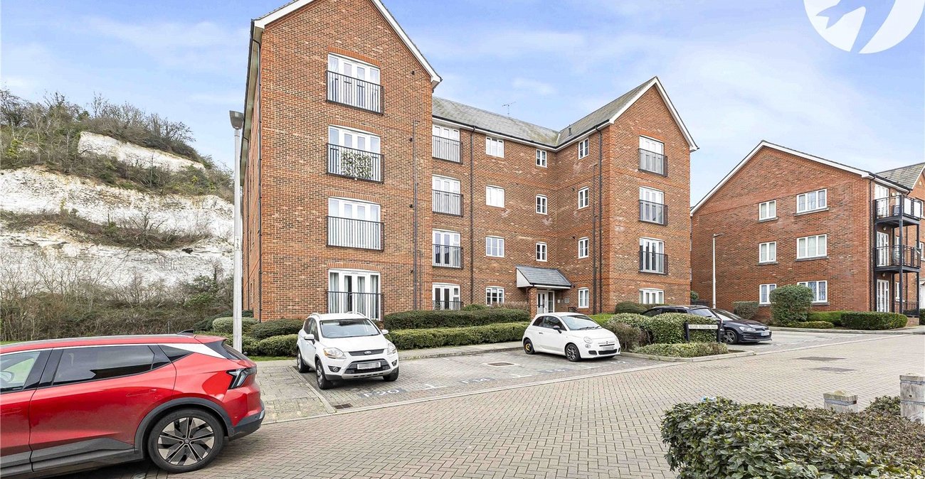 2 bedroom property for sale in Silver Streak Way | Robinson Michael & Jackson