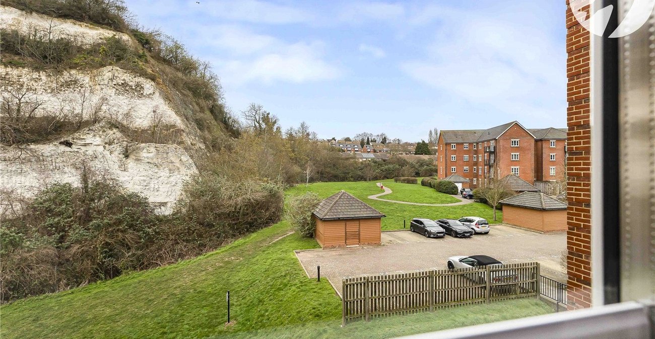 2 bedroom property for sale in Silver Streak Way | Robinson Michael & Jackson