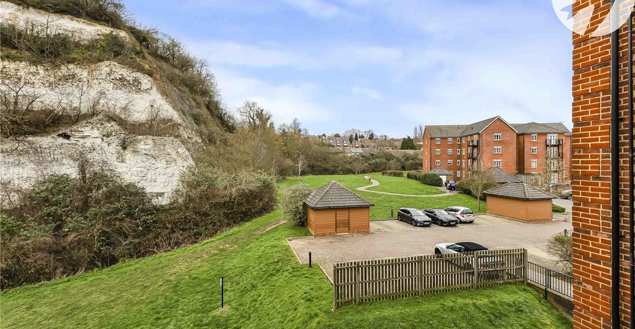 2 bedroom property for sale in Silver Streak Way | Robinson Michael & Jackson