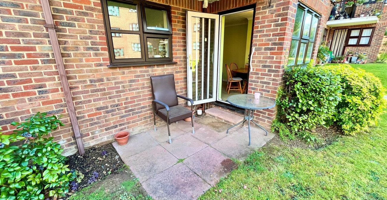 2 bedroom property for sale in Hatherley Crescent | Robinson Jackson