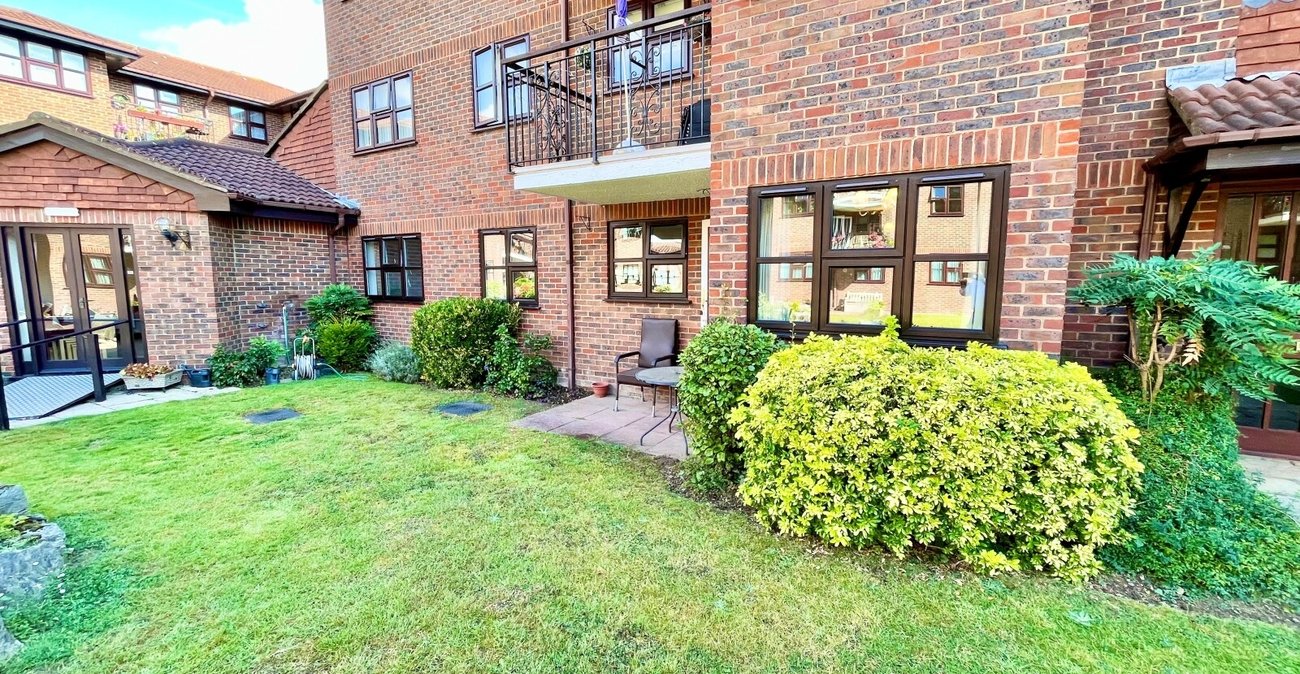 2 bedroom property for sale in Hatherley Crescent | Robinson Jackson