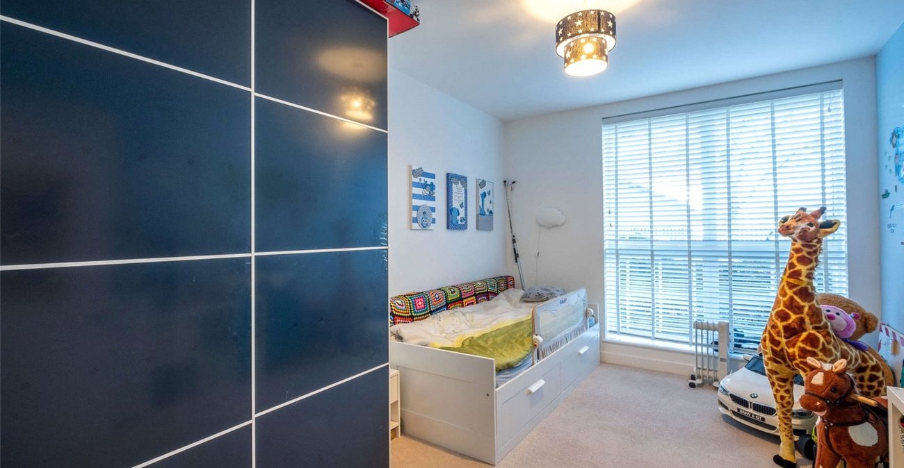 2 bedroom property for sale in London | Robinson Jackson