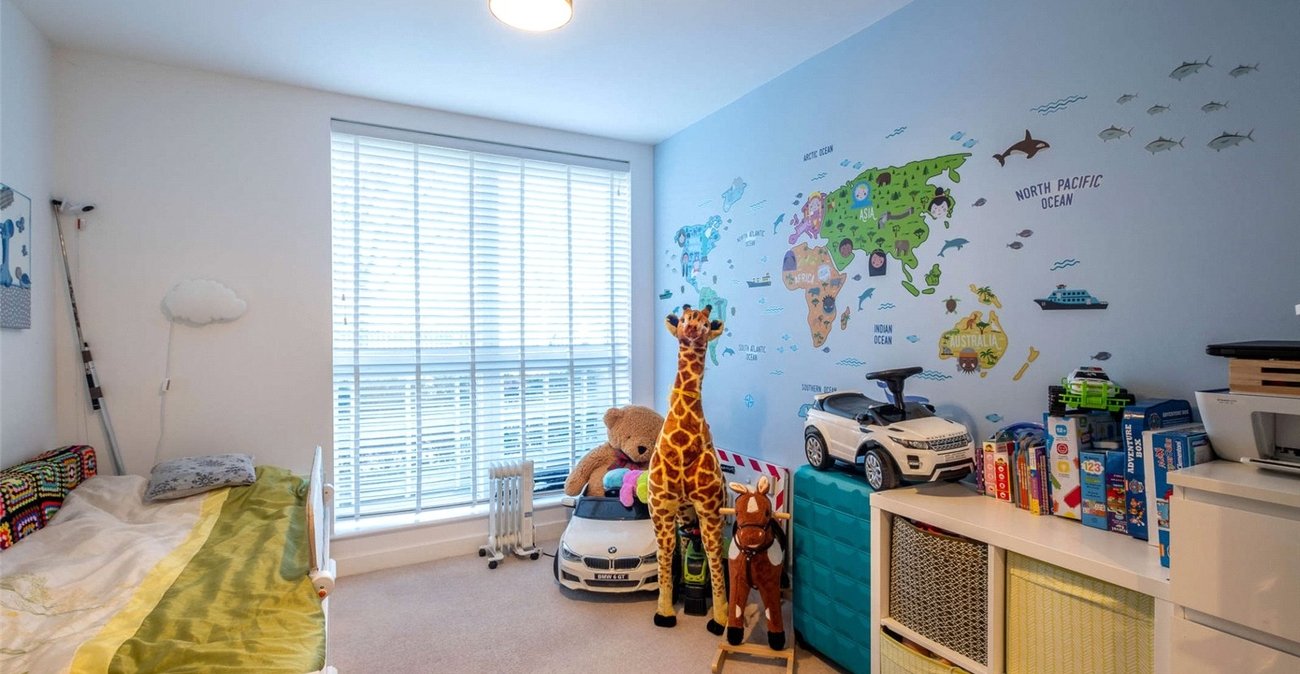2 bedroom property for sale in London | Robinson Jackson