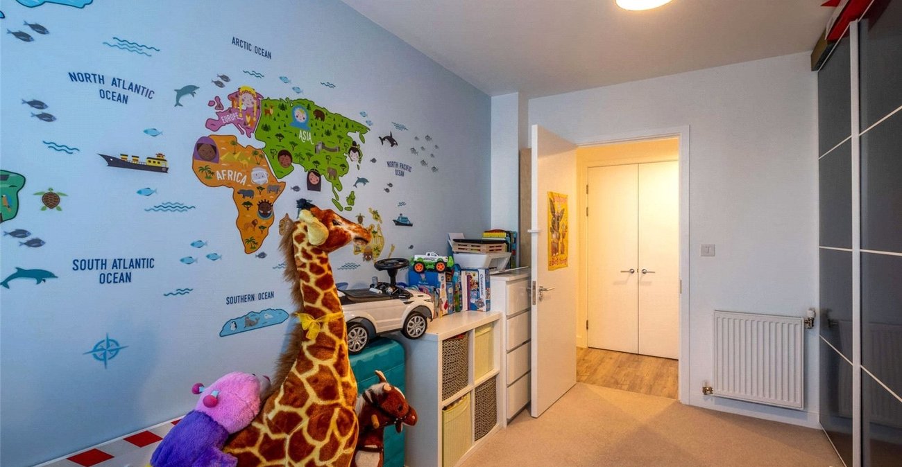 2 bedroom property for sale in London | Robinson Jackson