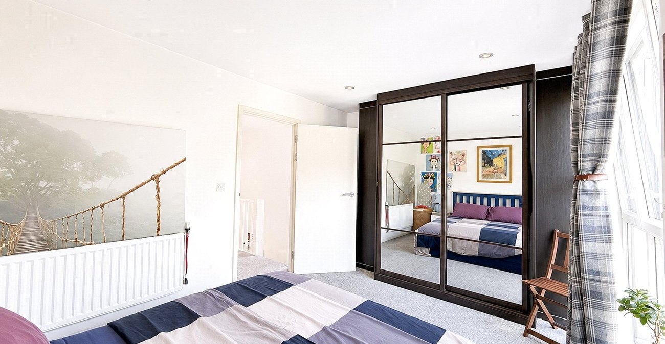 3 bedroom house for sale in London | Robinson Jackson