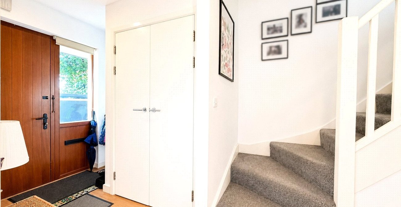 3 bedroom house for sale in London | Robinson Jackson