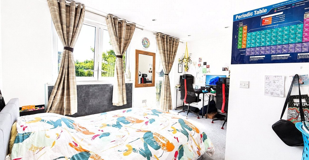 3 bedroom house for sale in London | Robinson Jackson