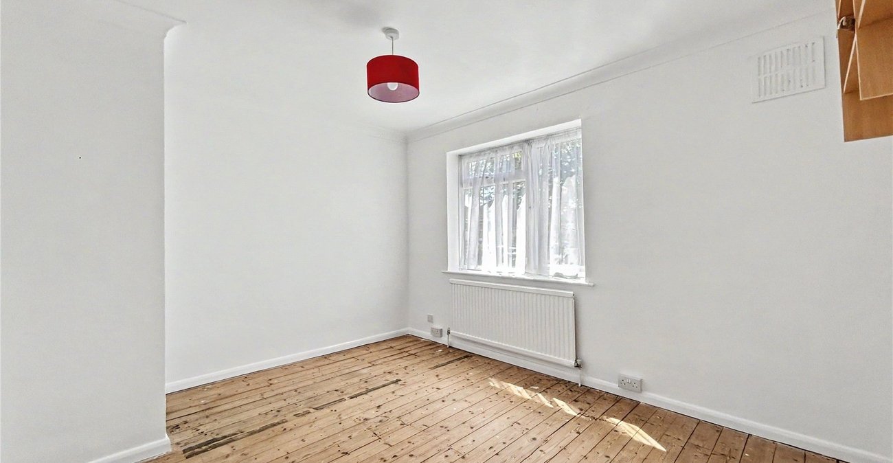 2 bedroom house for sale in Rainham | Robinson Michael & Jackson