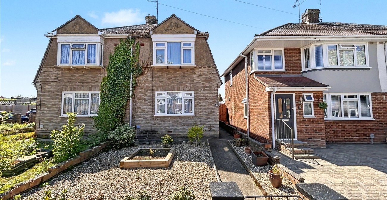 2 bedroom house for sale in Rainham | Robinson Michael & Jackson