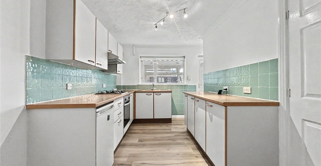 2 bedroom house for sale in Rainham | Robinson Michael & Jackson